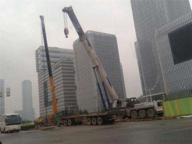 沙河口区25吨吊车能吊多重设备？